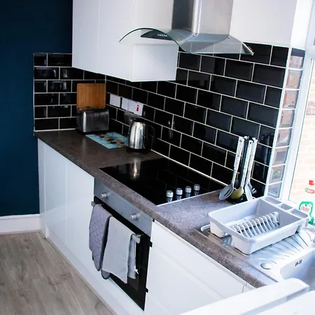 Charming City Centre Apartment That Was Great For Contractors Reading Exterior photo