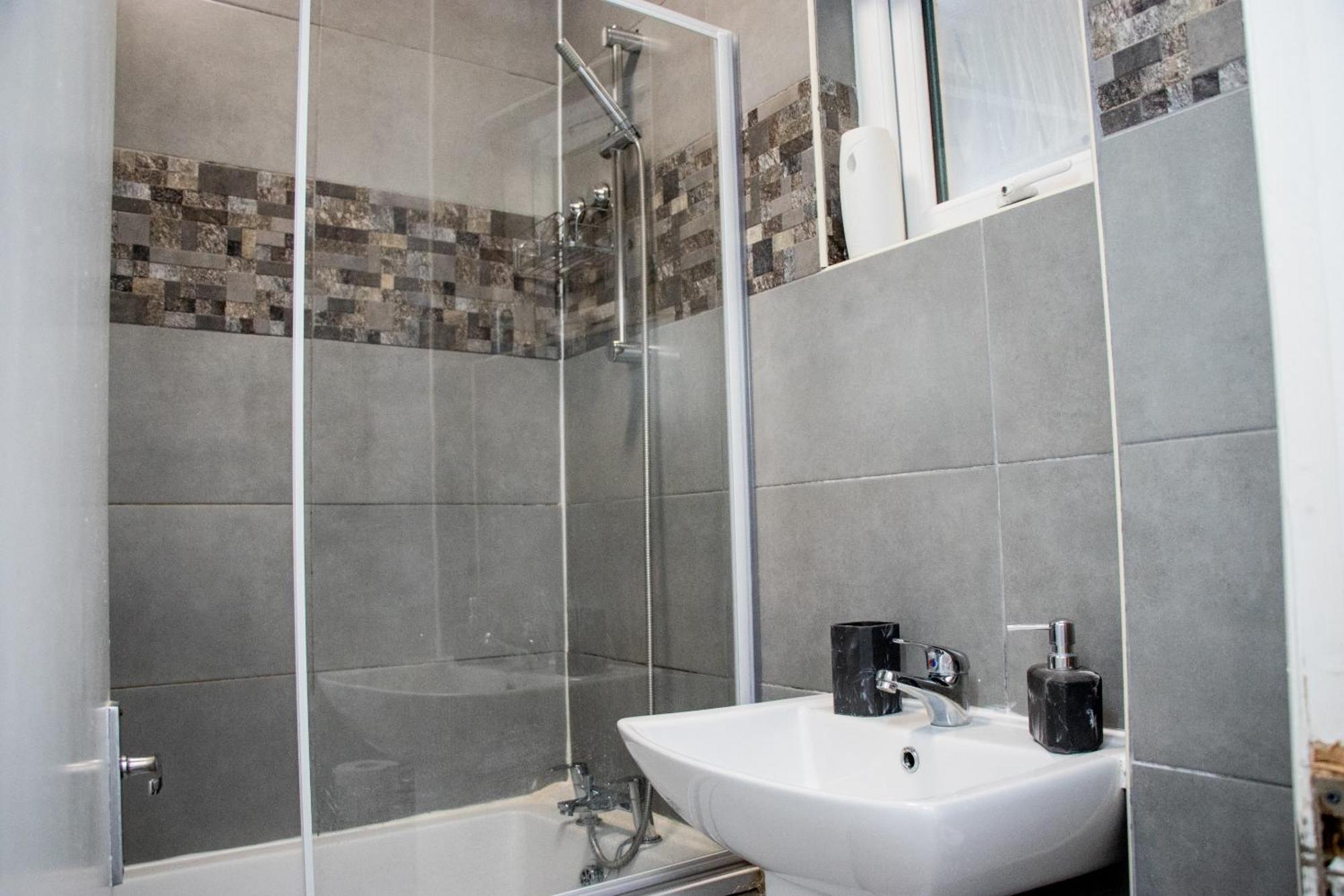 Apartment Charming Centre That Was Great For Contractors Reading
